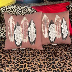 Hampton Bay 2 outdoor throw pillow set Mocha Earthy-tone surf board hibiscus 15"